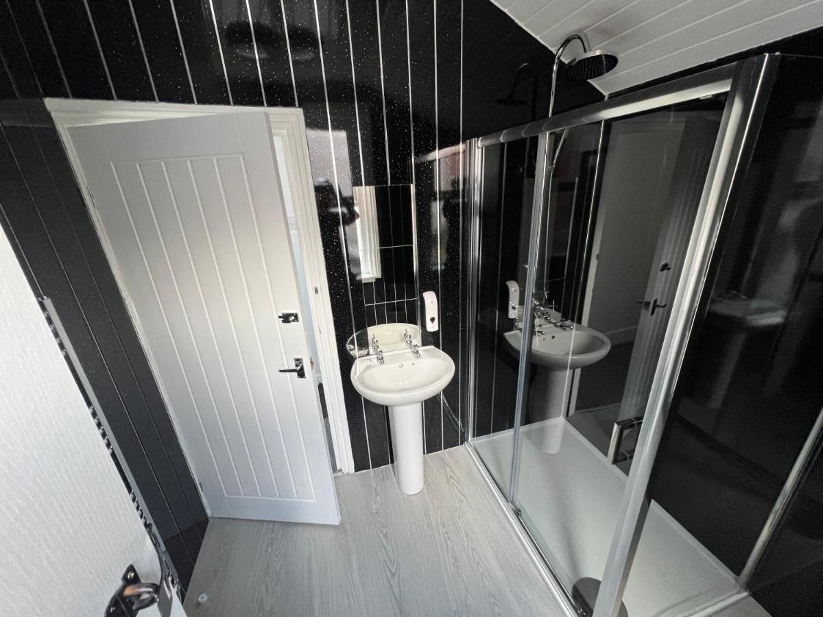 Safari Apartment, Free Parking, 10Min Walk To Blackpool Tower, Sleeps 12 Extérieur photo